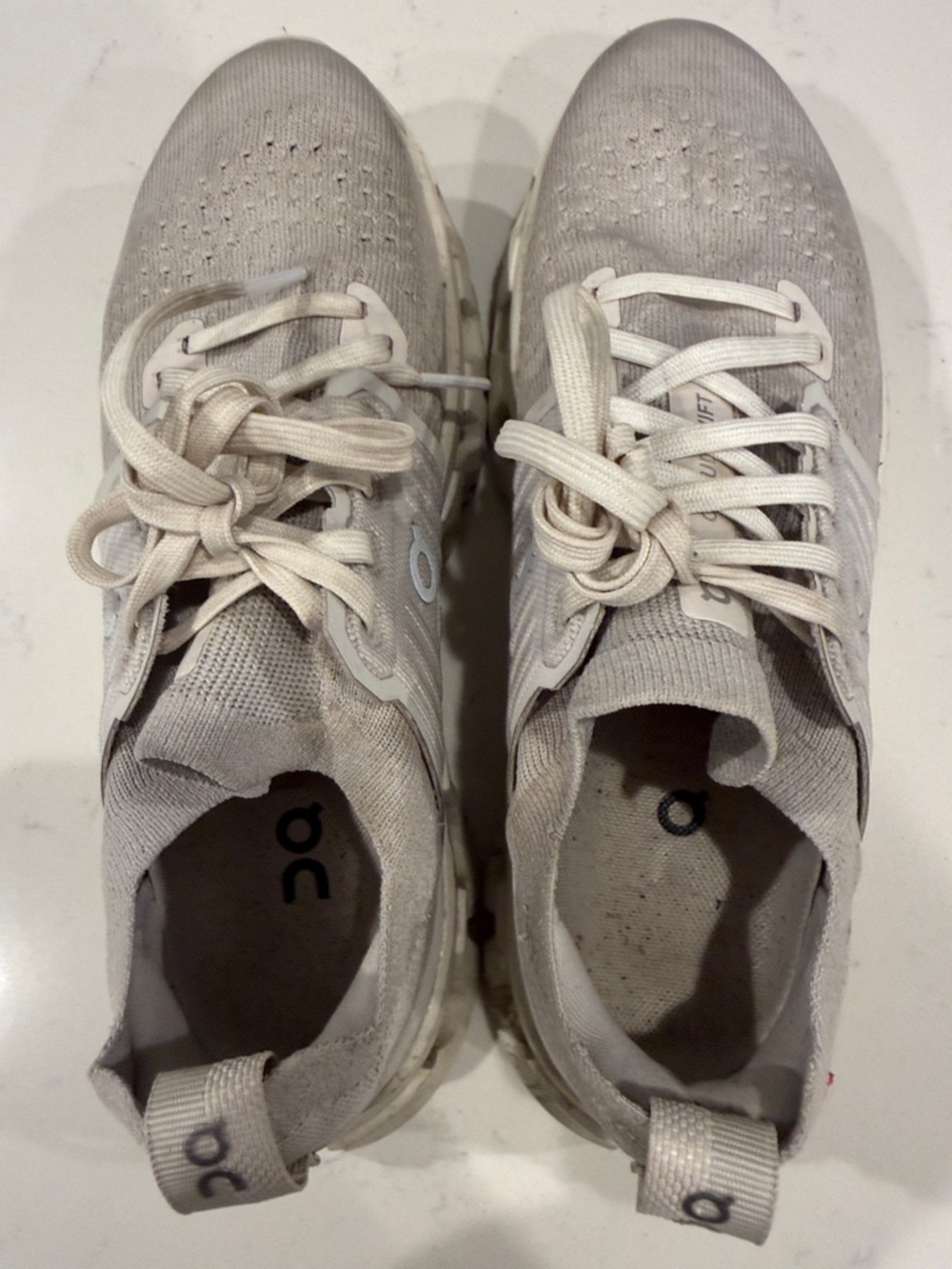 Used dirty On Running Cloud Running Shoes in Light Gray and White womens 7 shoes - Picture 5 of 6